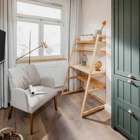 Alexander Roald Amundsen Διαμέρισμα